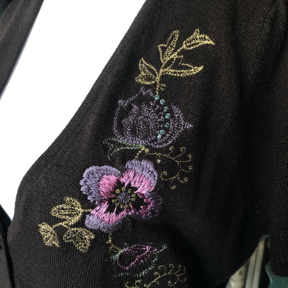 3 for $15- New York&Co Embroidered Cardigan NWT - Picture 5 of 6